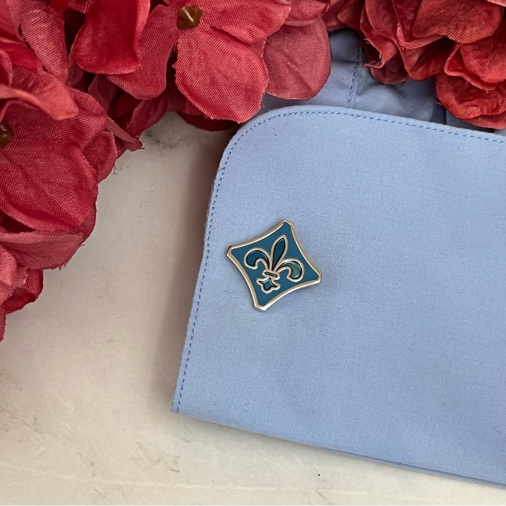 Elegant Two Tone Blue Fleur de Lis Cufflinks - Picture 11 of 15